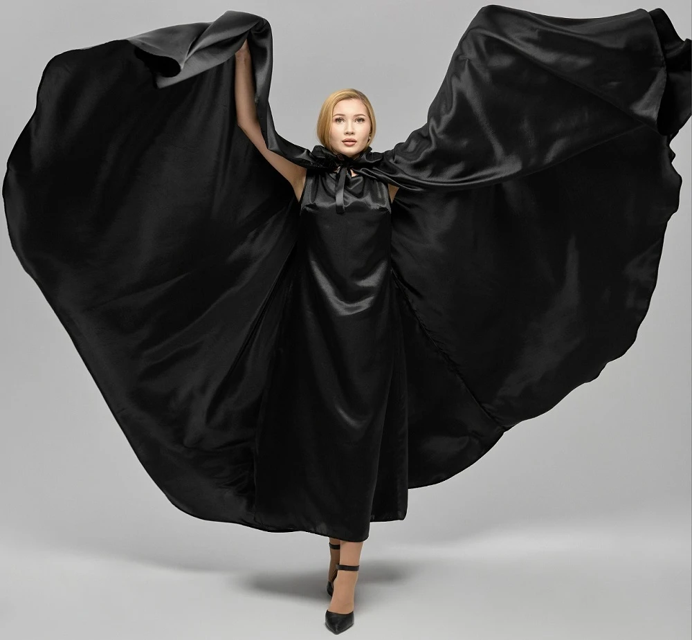 Плащ «Инферно» чёрный с капюшоном для взрослых