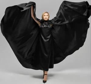 Плащ «Инферно» чёрный с капюшоном для взрослых