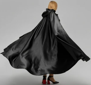 Плащ «Инферно» чёрный с капюшоном для взрослых