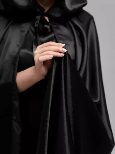 Плащ «Инферно» чёрный с капюшоном для взрослых