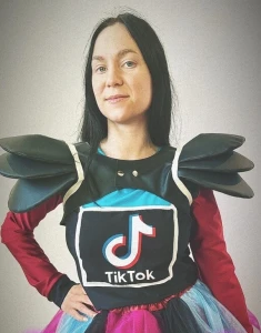 Аниматорский костюм «Tik Tok» женский